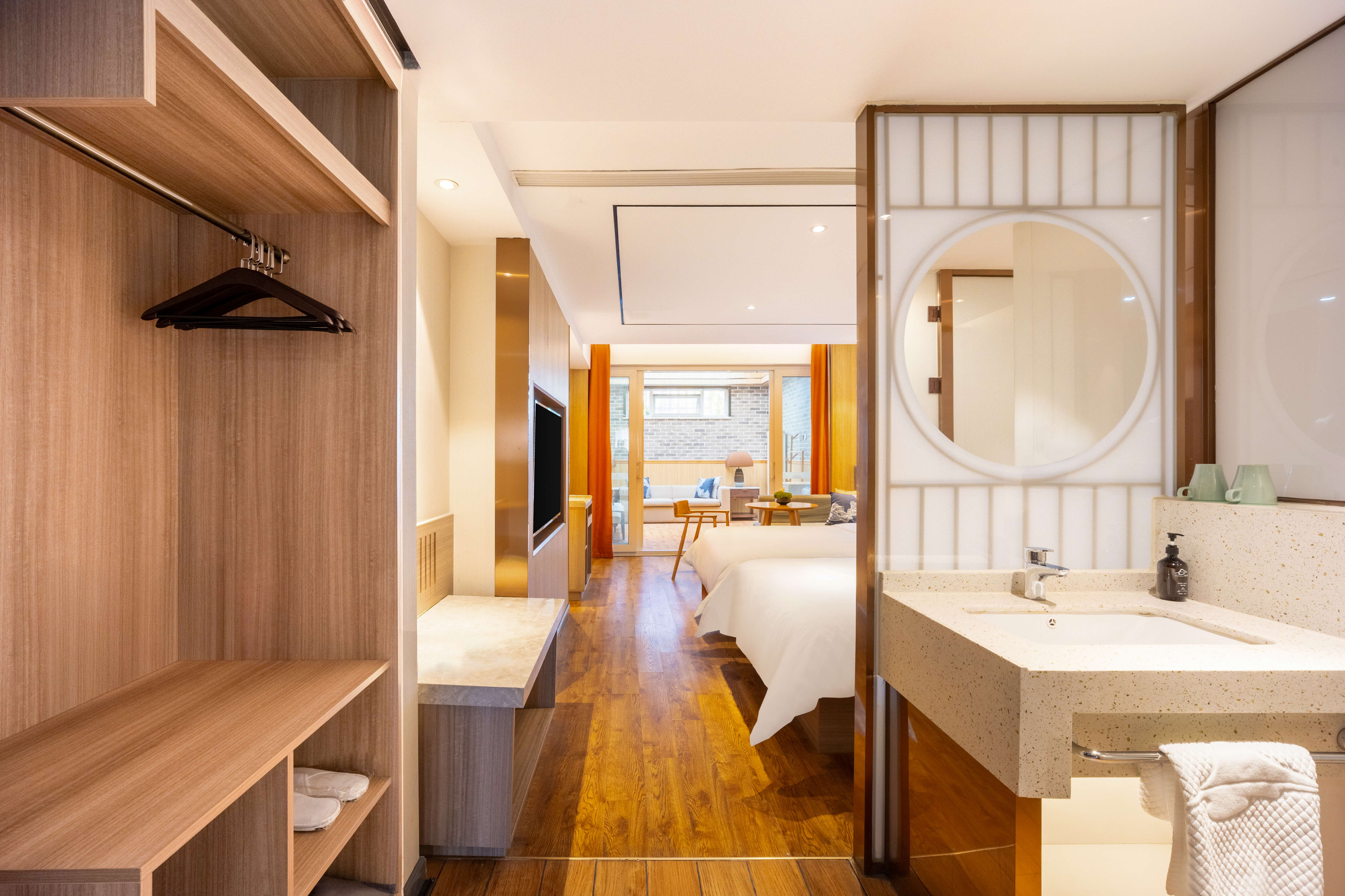 行政豪华双床房（喜临门床垫+智能马桶+挂烫机+冰箱）