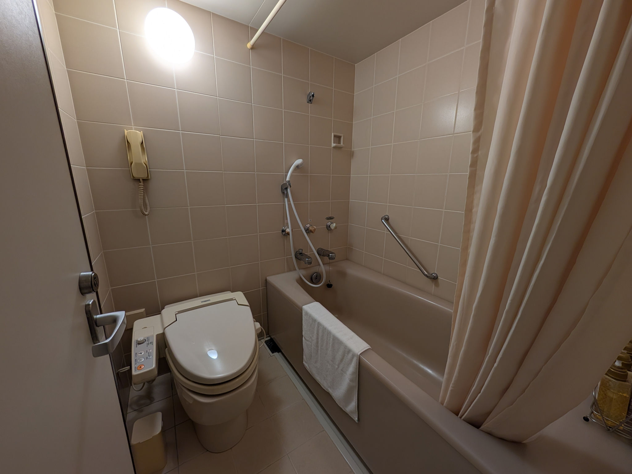 [禁烟] 标准双床房/29平方米（带温泉浴室）