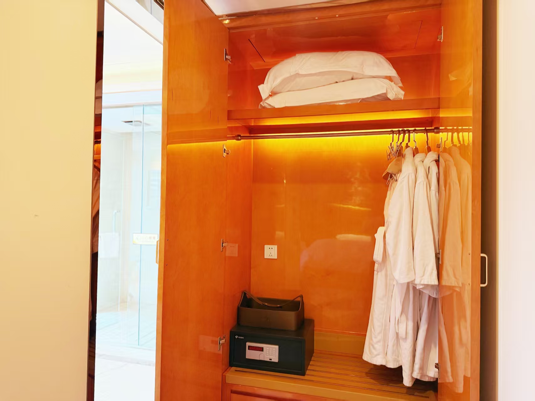 悦趣温泉三床房