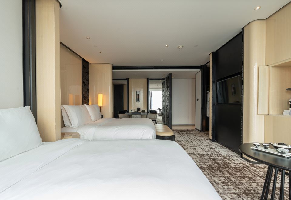 至尊城景家庭双床房（一大一小床）