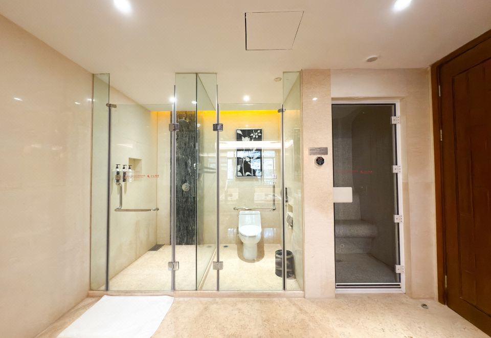 溫泉雙臥室豪華套房（觀景陽臺+大浴缸+濕蒸房+1淋浴）