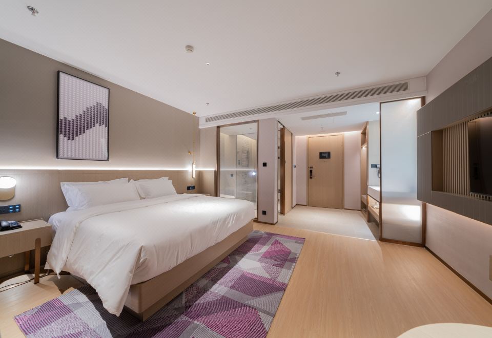 豪华大床房（智能客控,电视投屏，慕思床垫）