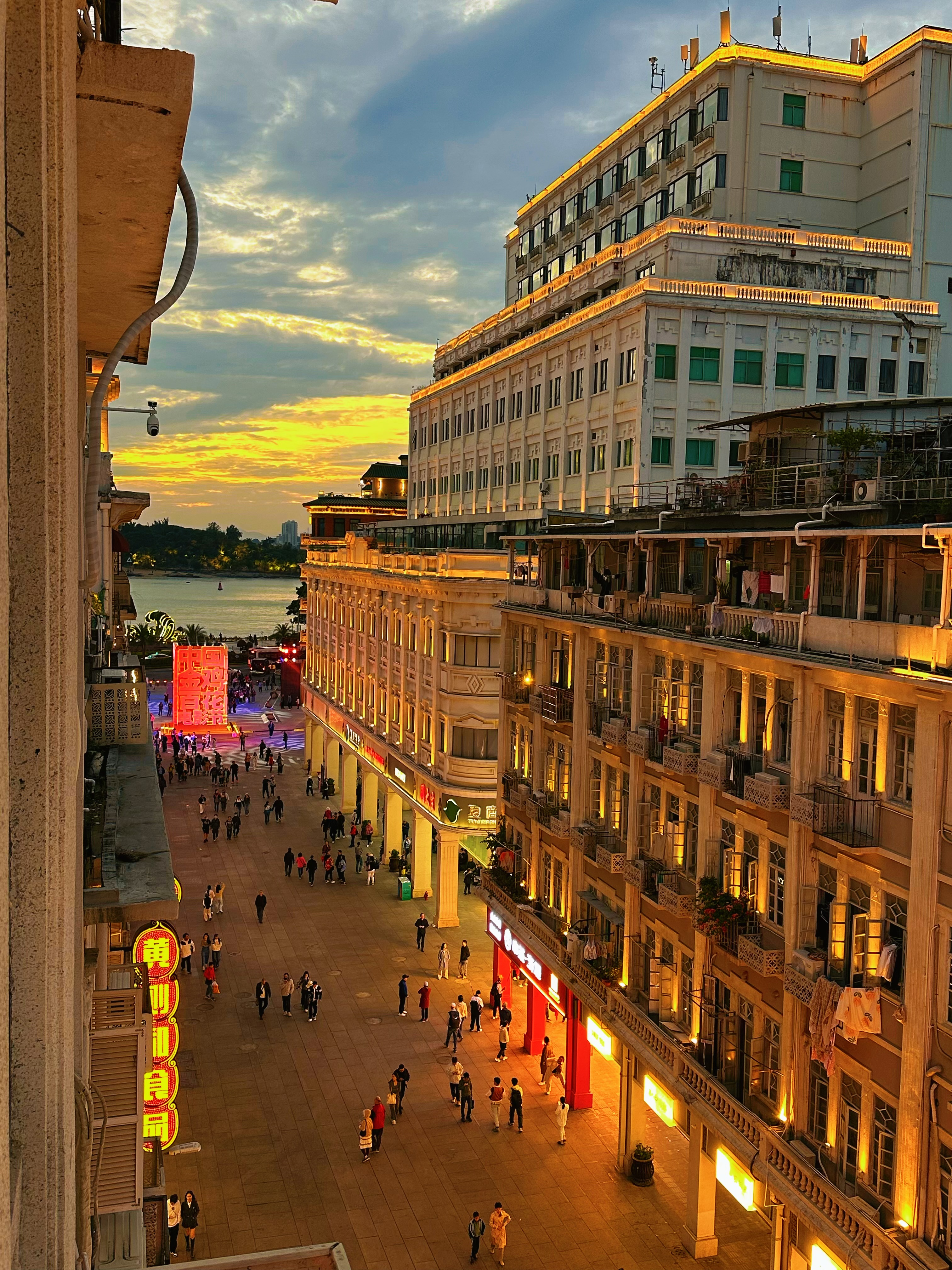 莫奈·南法古堡花园大床房（投影仪+浴缸+360度骑楼景