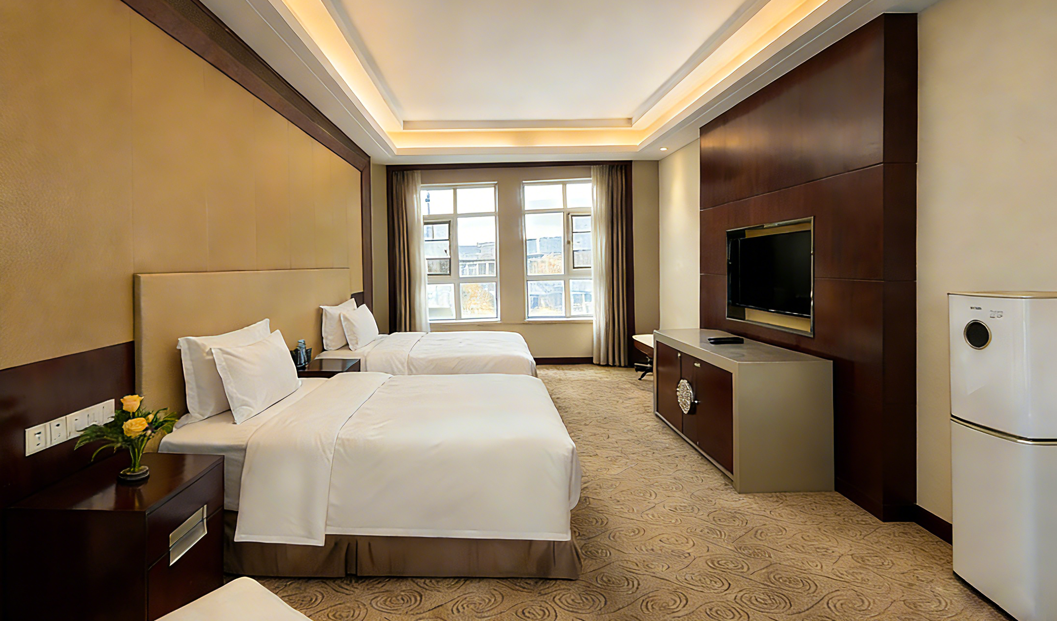 豪华湖景家庭房