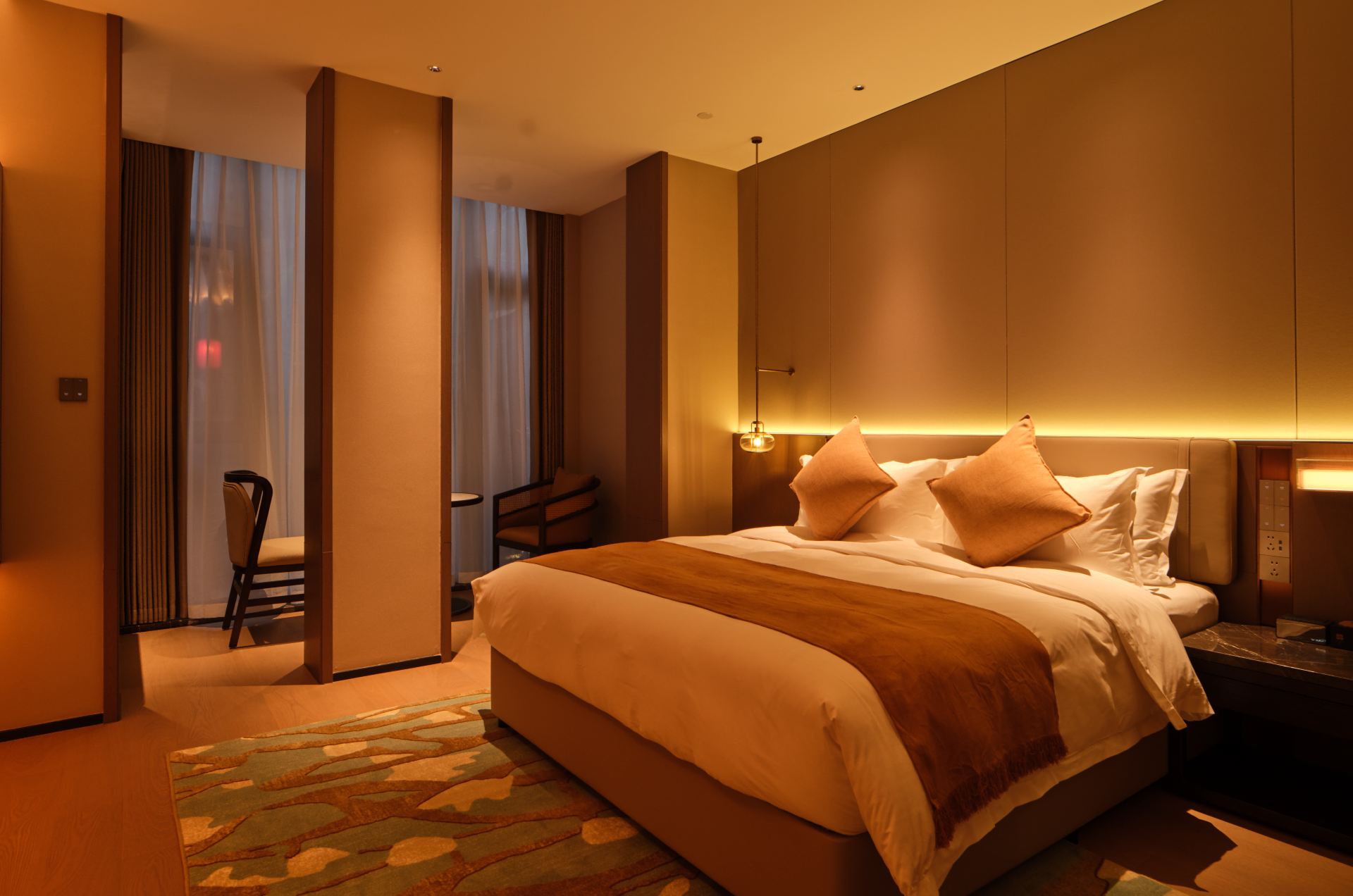 Exquisite Scenic Double Bed Room