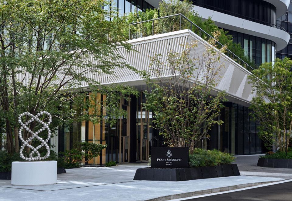 포 시즌스 호텔 오사카 수영장