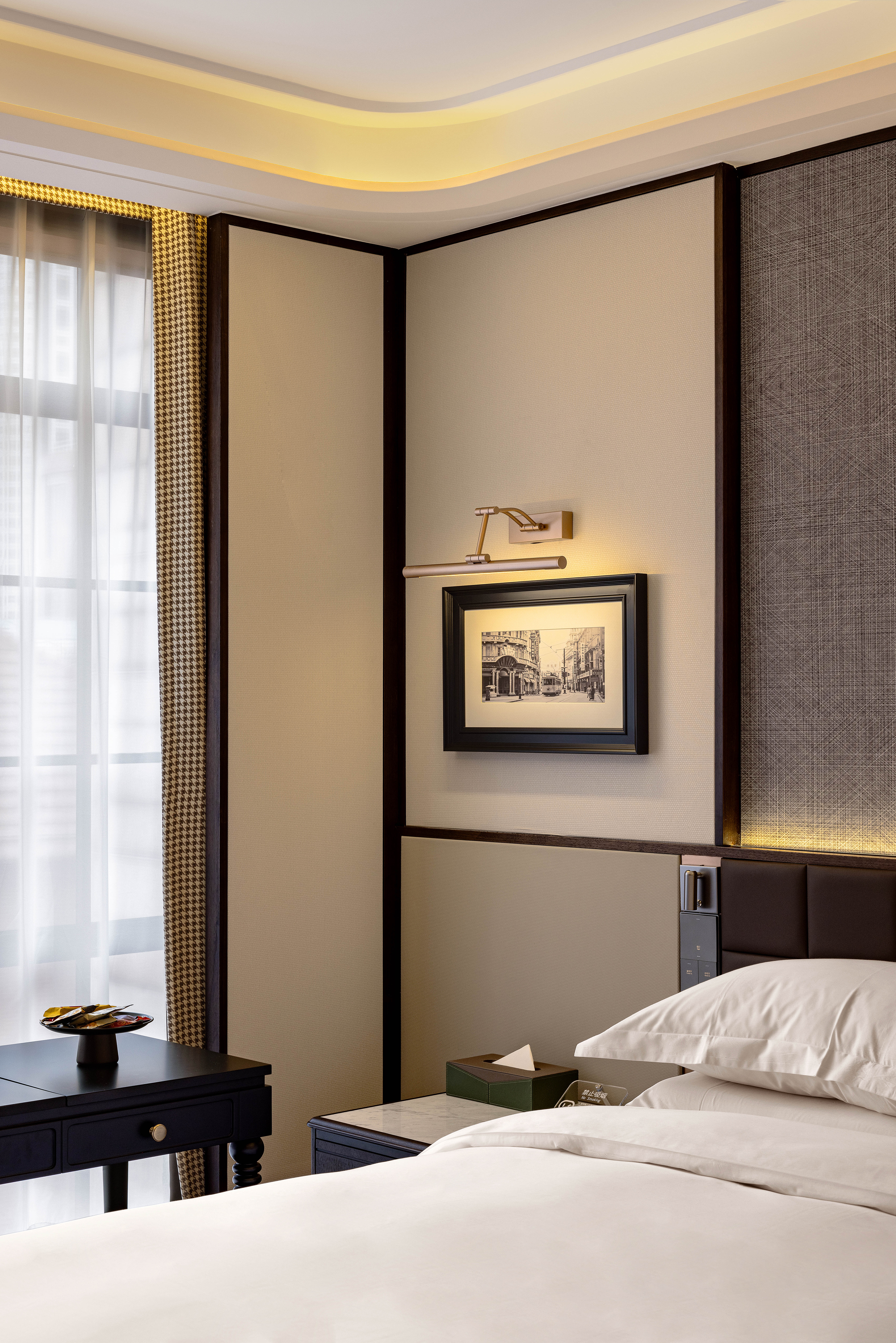 Republic Mansion Cloud Bath Tub Double Bed Room