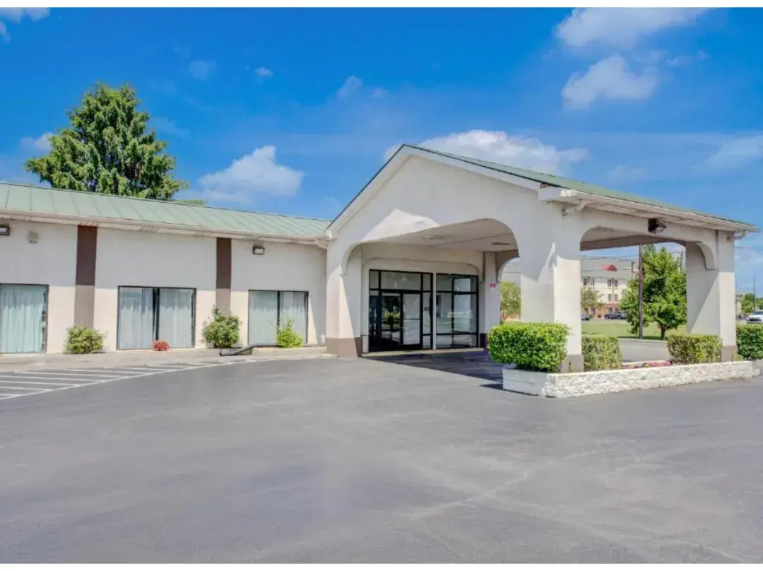 Travel Inn Lebanon Nashville Near I-40 - Lebanon, TN