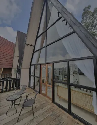 Mezzanine by Royal Cabin Dieng Hotels in 