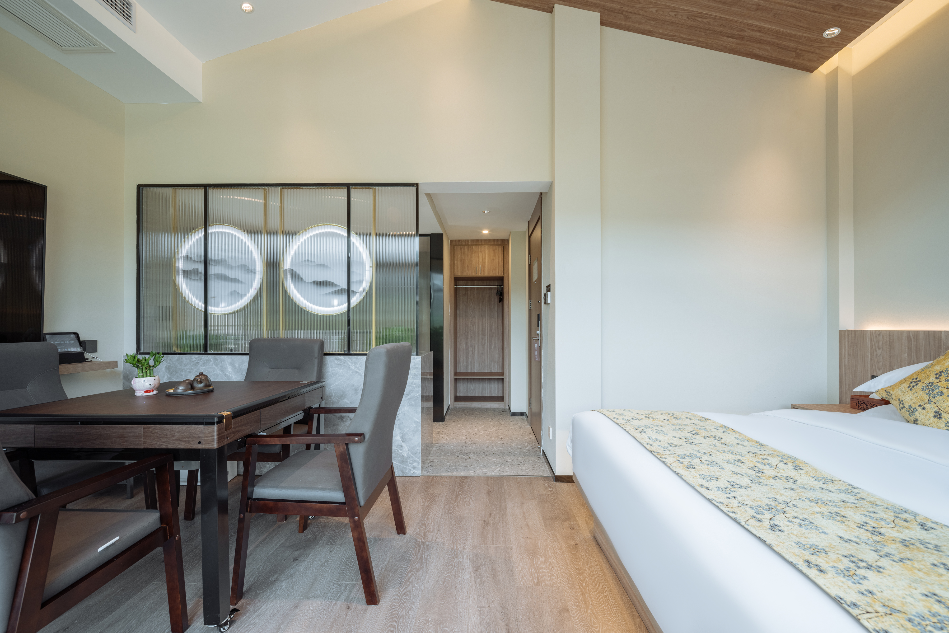 度假别墅包层（远观山景+大草坪+户外帐篷+超大落地窗+品茶+智能客控）