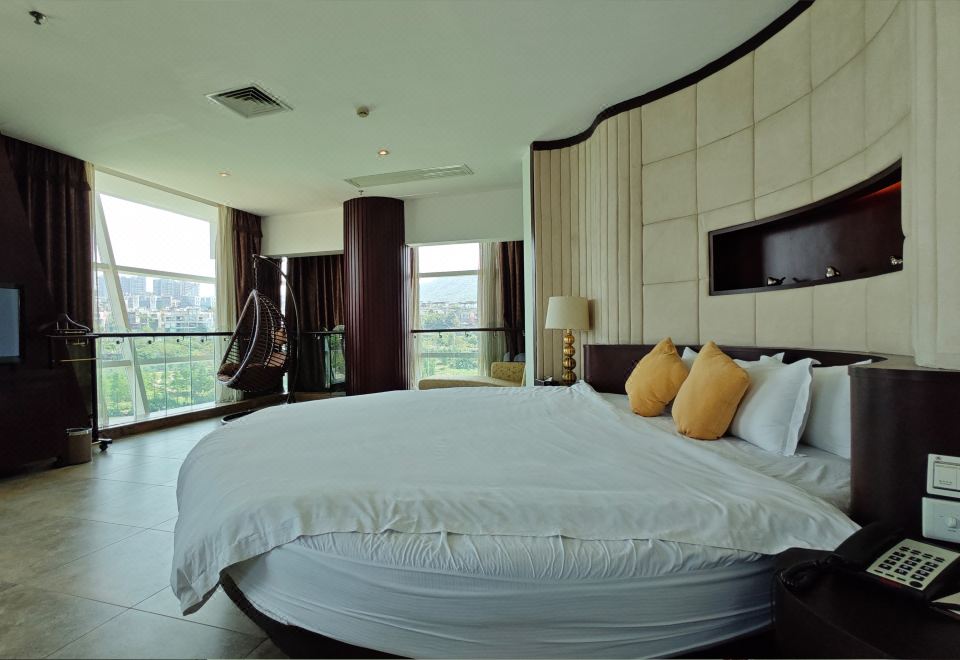 河景豪华套房两房一厅|独立温泉池