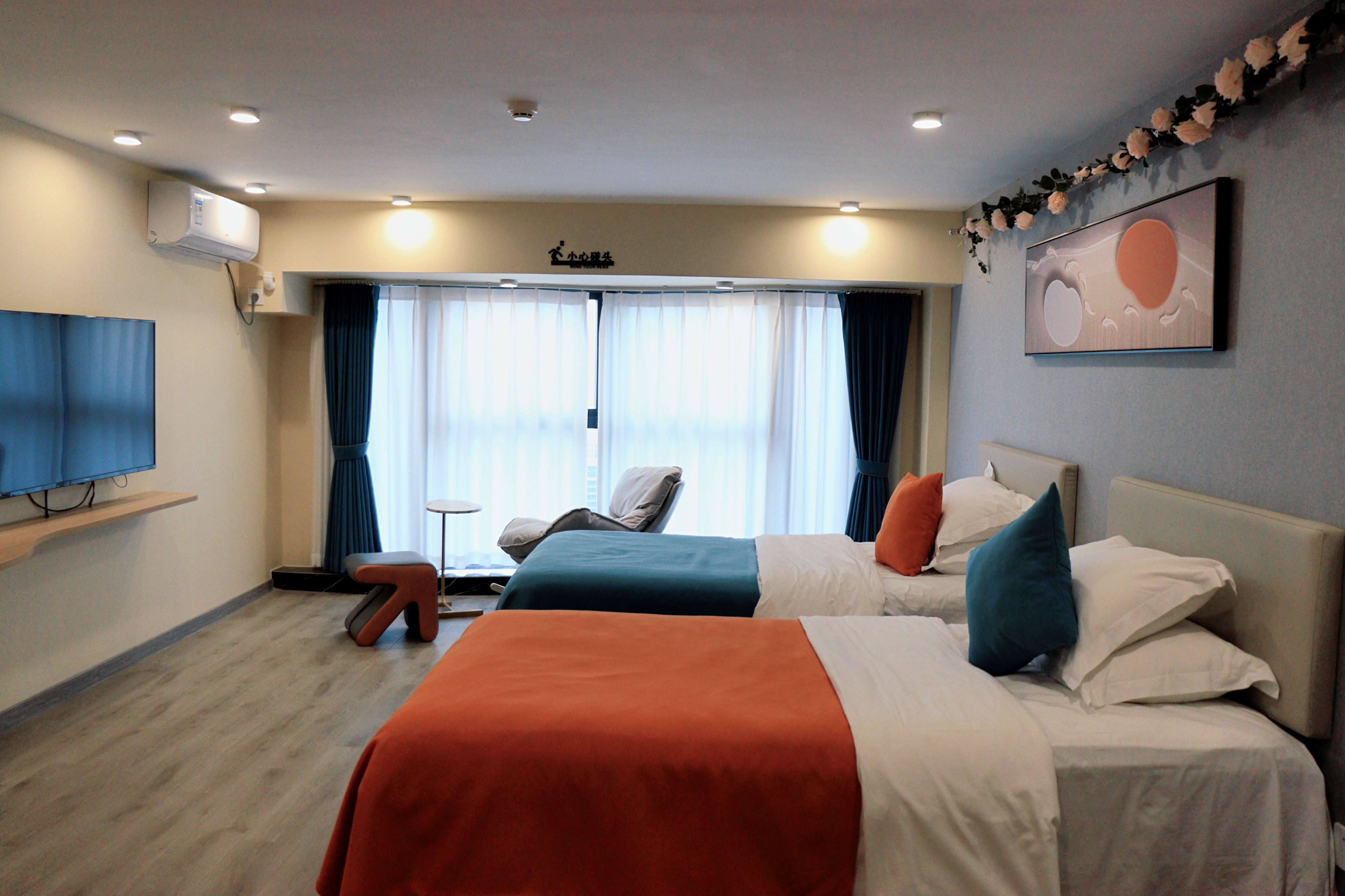 城景落地窗轻奢双床房