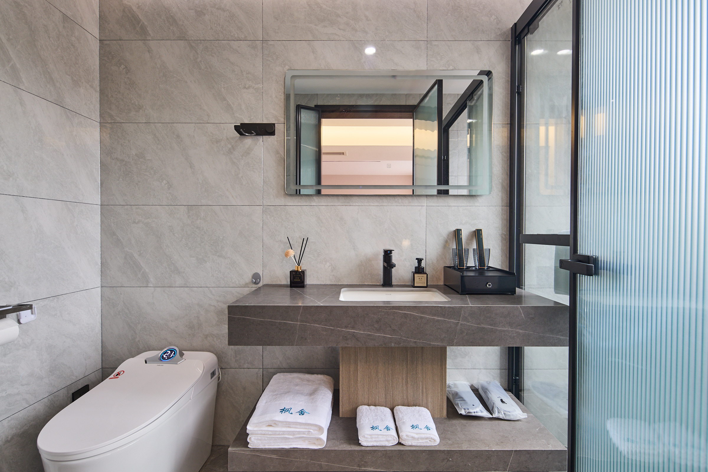 听风·温馨童趣亲子房『智能马桶+乳胶床垫+移动电视』