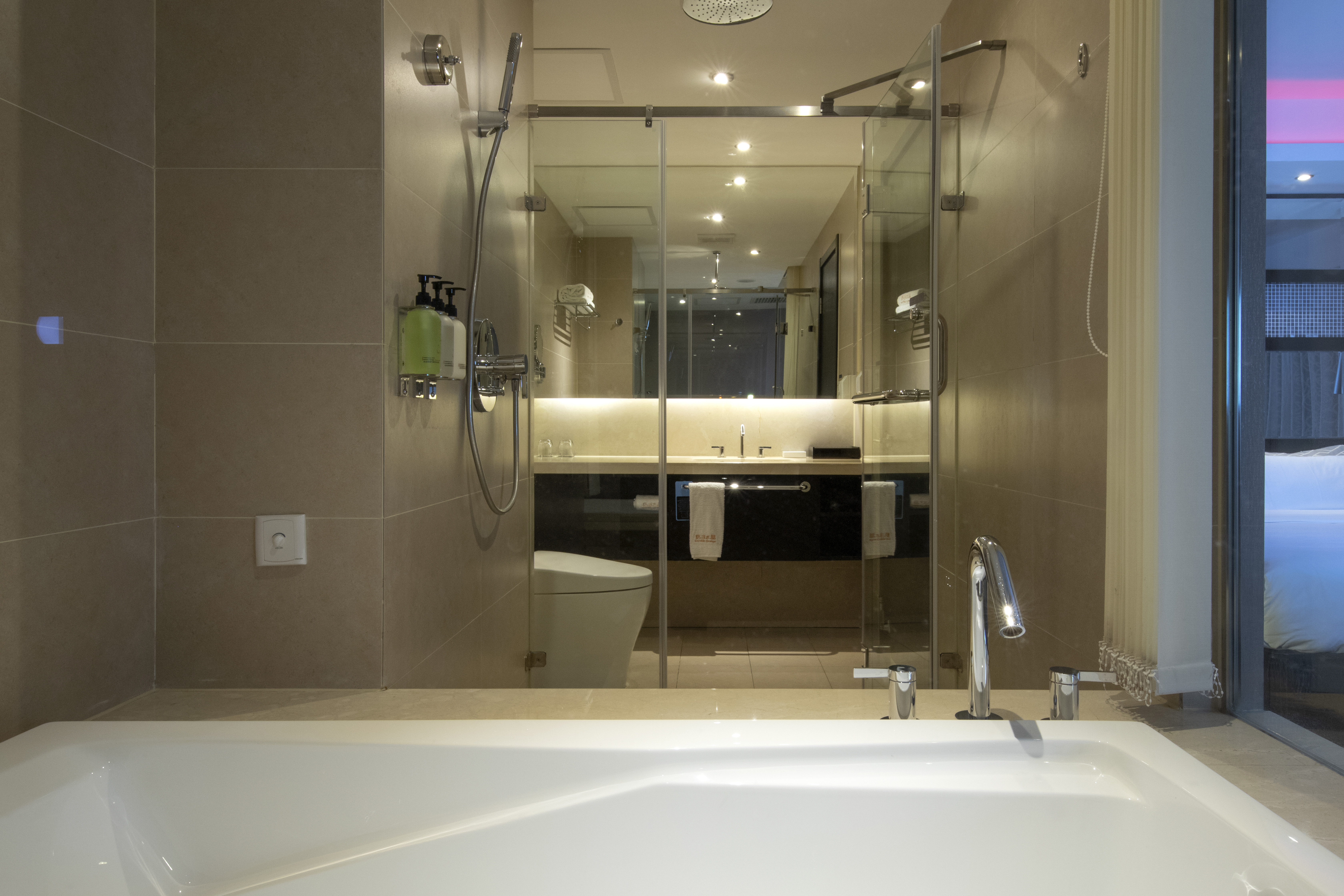 豪華小套房（小冰箱＋深度睡眠枕）