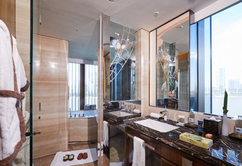 Mandarin Oriental Pudong ShanghaiHarbour City Themed Suite King