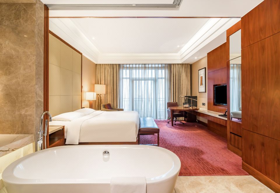 燕山景观大床房（明窗观景+私享浴缸+氛围落地灯）