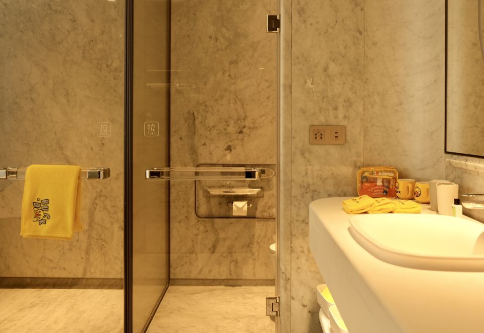 小黃鴨廣州塔景房·超大床·加強版