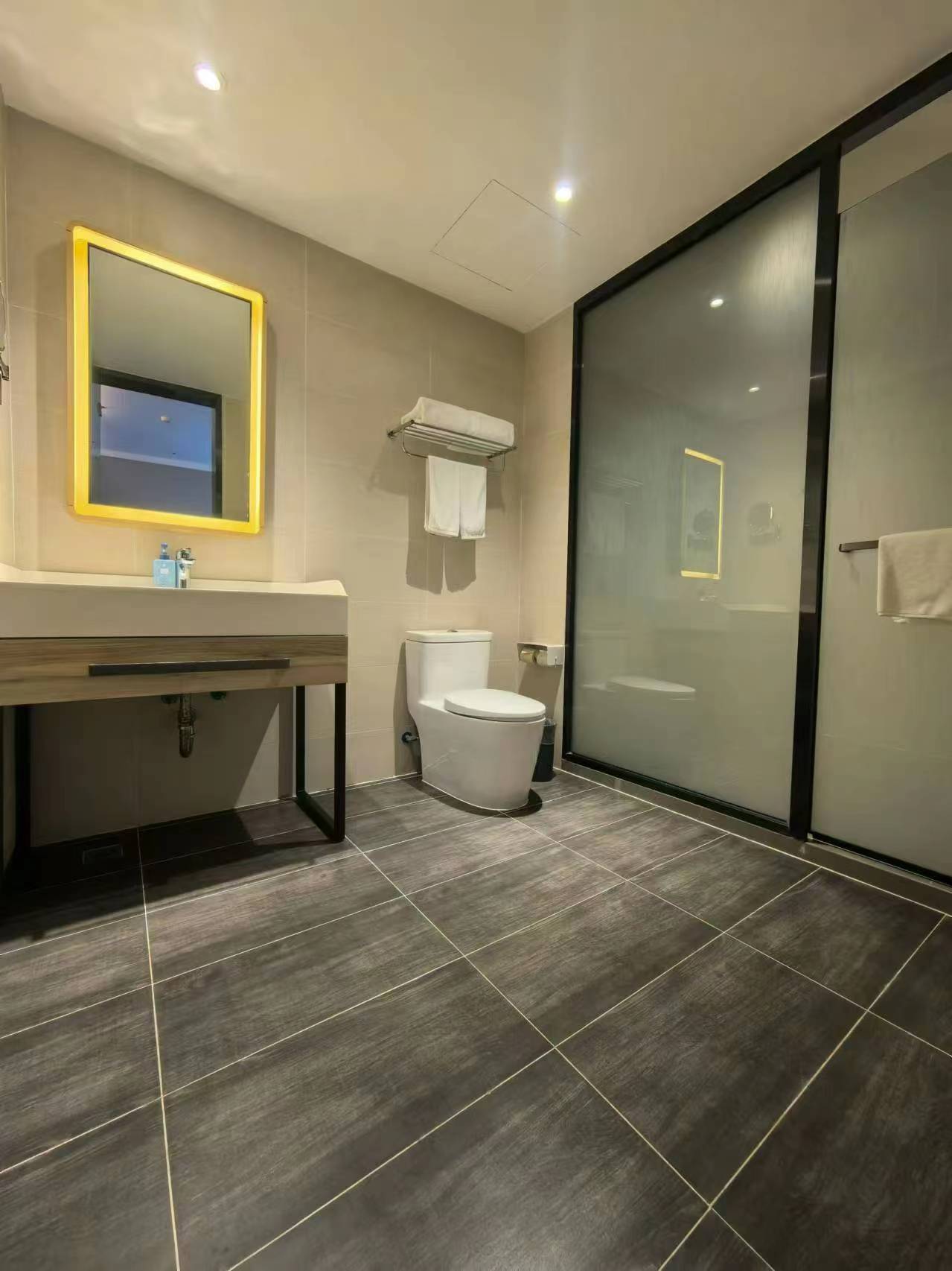 大床房（金可儿床垫+记忆枕+电视投屏）