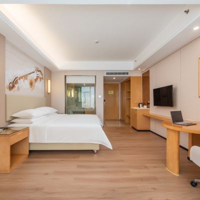 豪華大床房【舒適採光】 維也納國際酒店（佛山順德均安樂滙城店）優惠