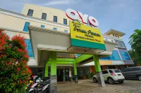 RedDoorz at Hotel Istana Permata Ngagel Surabaya Hotels in 