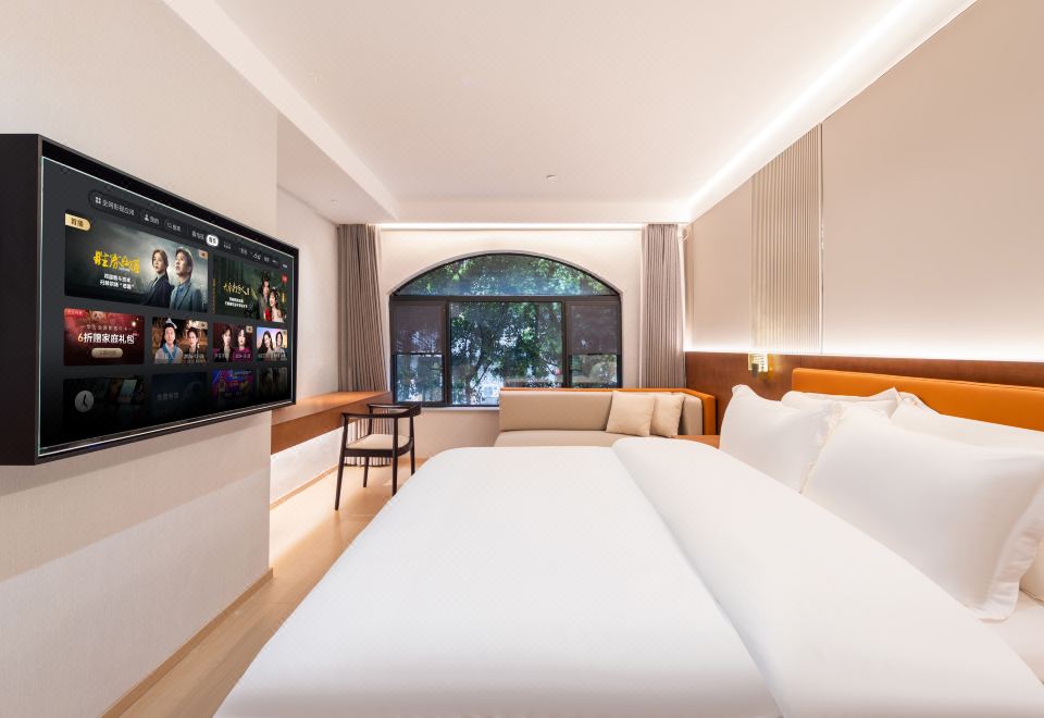 星都商务大床房-小度智控+智能马桶+办公书桌+贵妃沙发