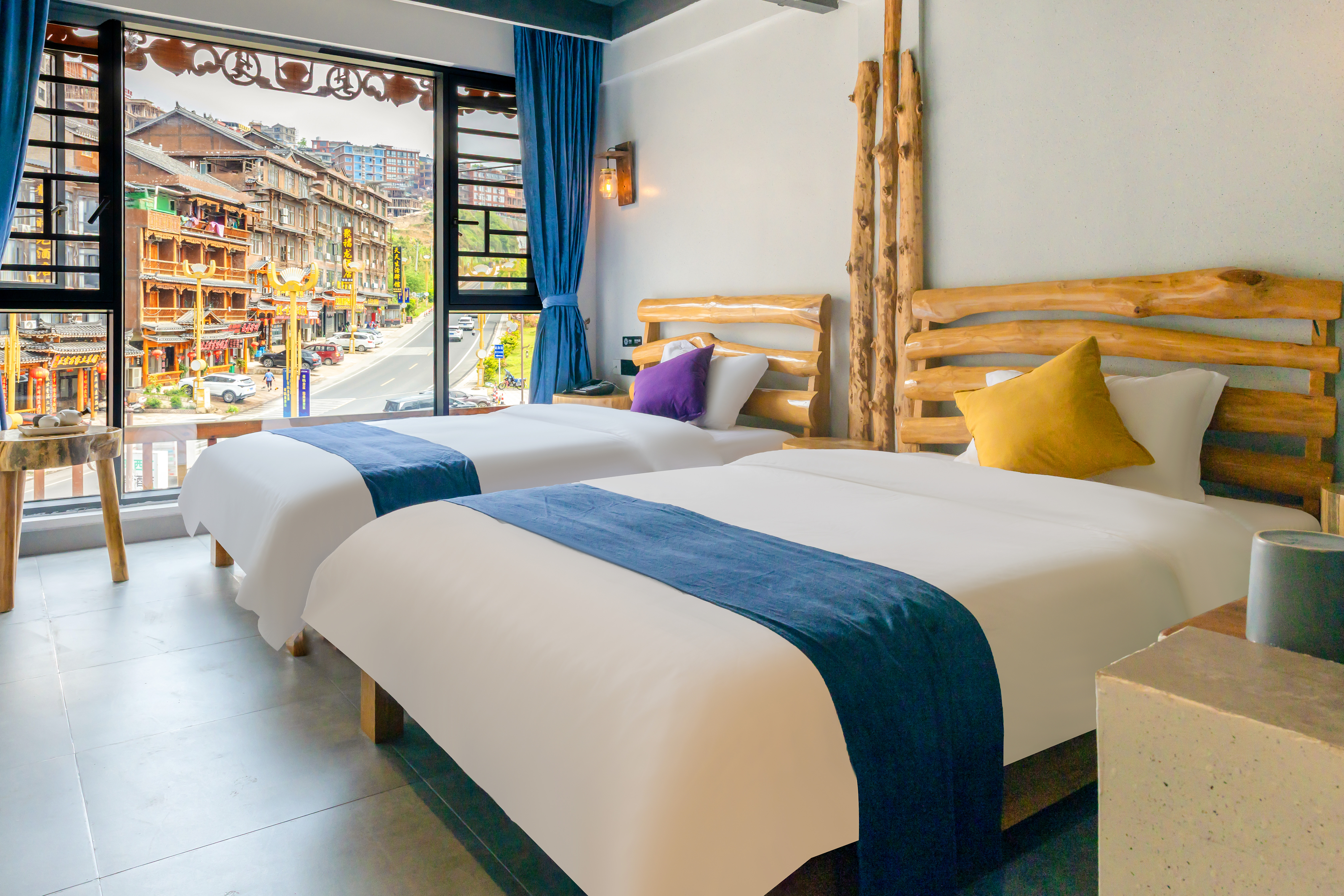 自在街景双床房【落地窗+休闲坐椅】