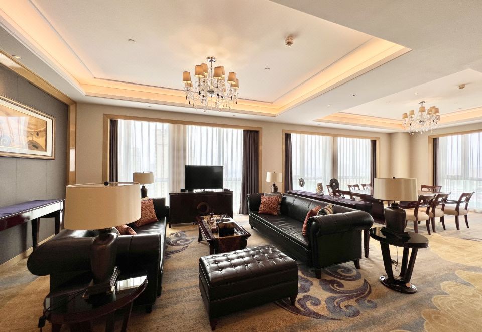 豪华套房（会客区+衣帽间+双衞）