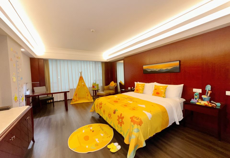 小黄鸭亲子大床房