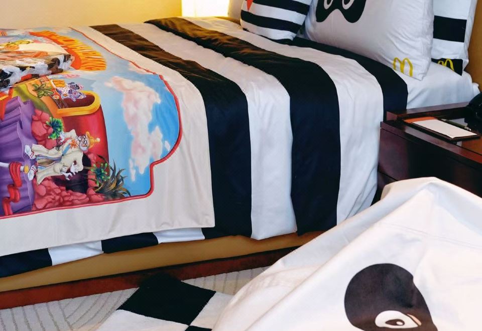 Renaissance Tianjin Lakeview HotelMcDonald’s Themed Double Bed Room
