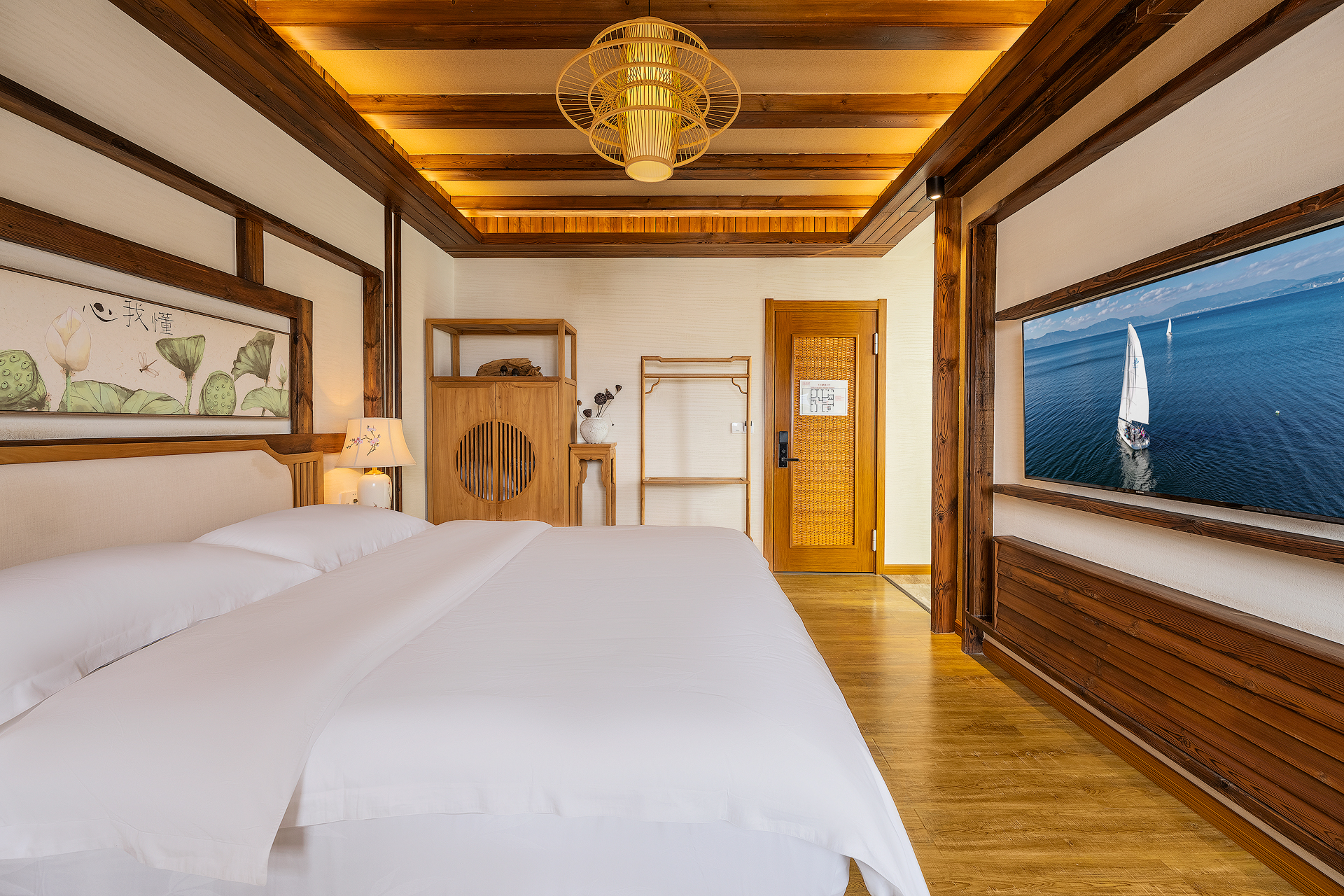 知暮 - 湖景露臺大床房