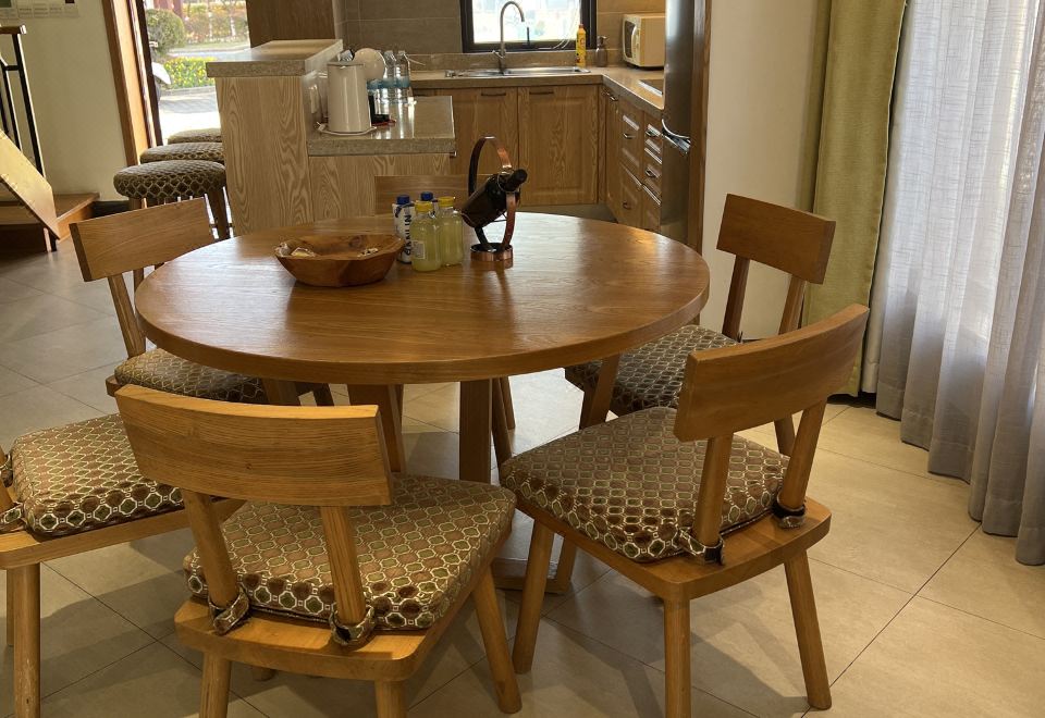 俱乐部别墅三房一厅