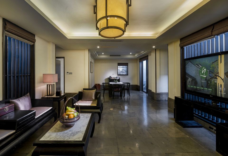 三卧室河景庭院别墅