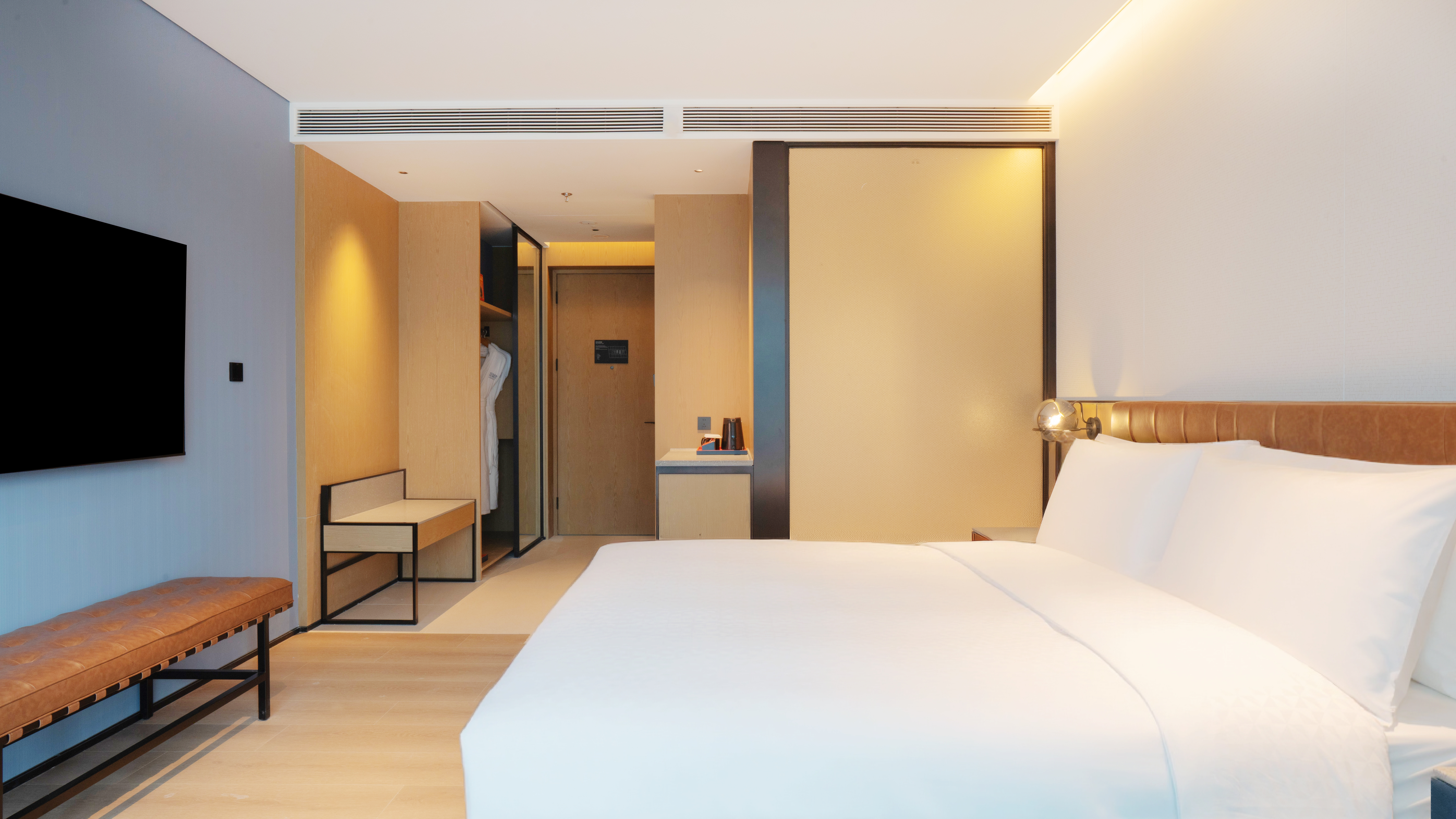Classic City-View Double Bed Room (Overlooking MixC Sky Garden)