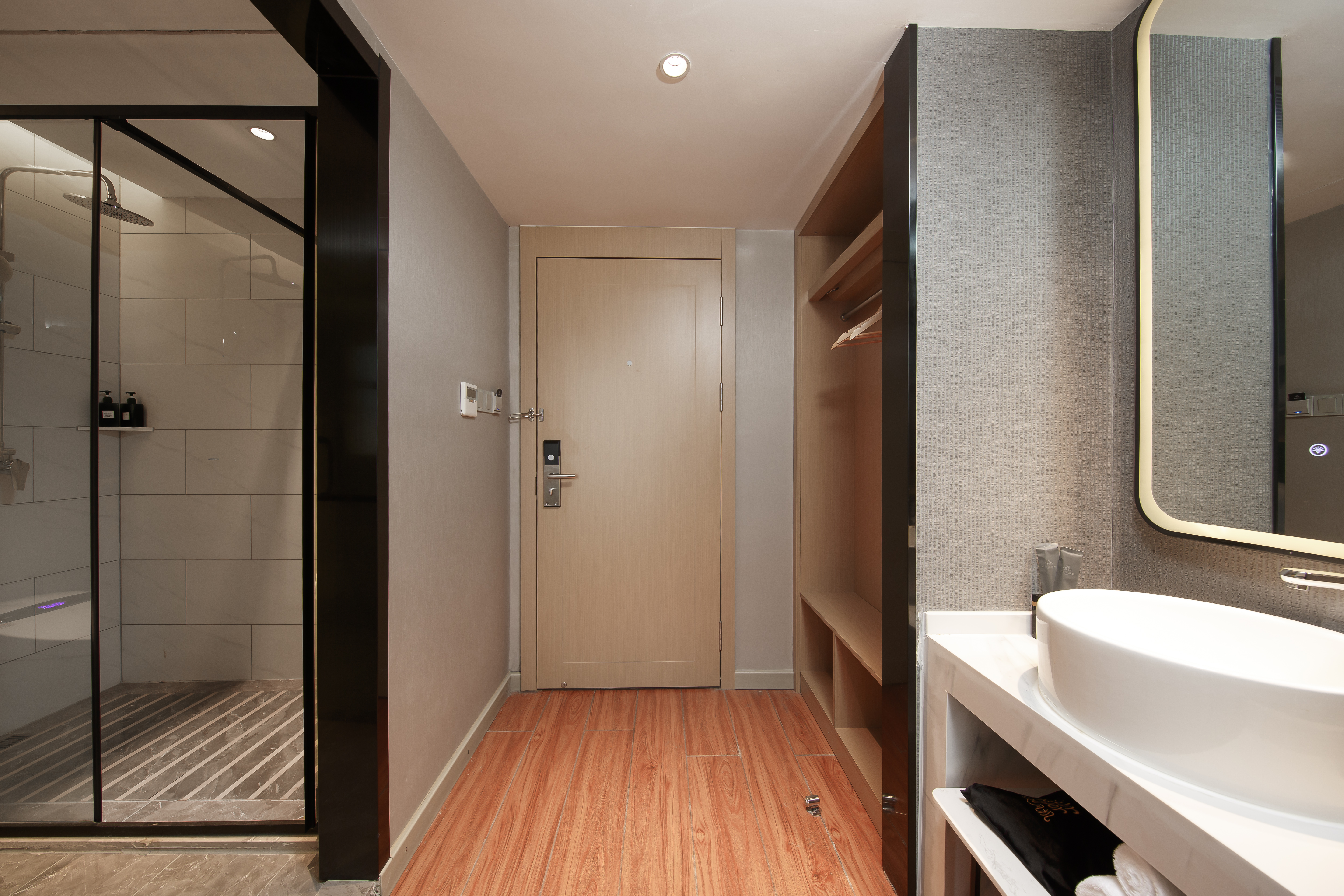 零压轻雅大床房