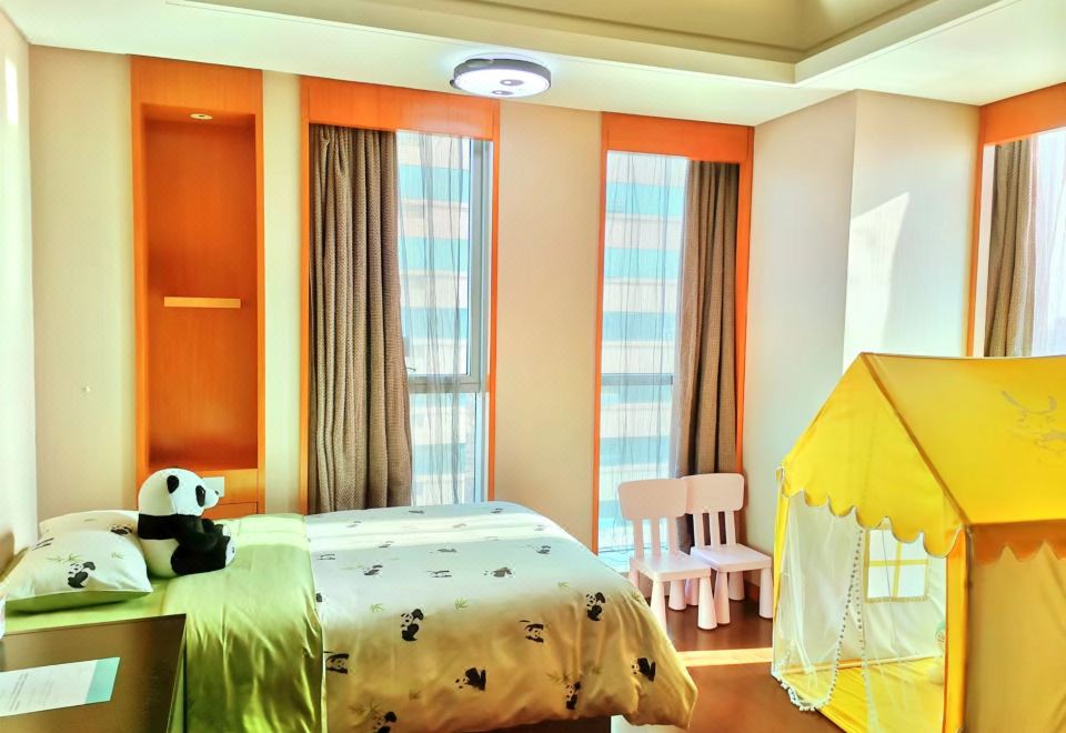 Lia! By Minyoun Chengdu Rezen Hotel (Chunxi Taikoo Li Store)Family-friendly Queen Room