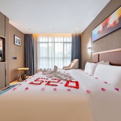 情侶主題套房（温馨浪漫+治癒系大浴缸） 雲浮金杏酒店優惠