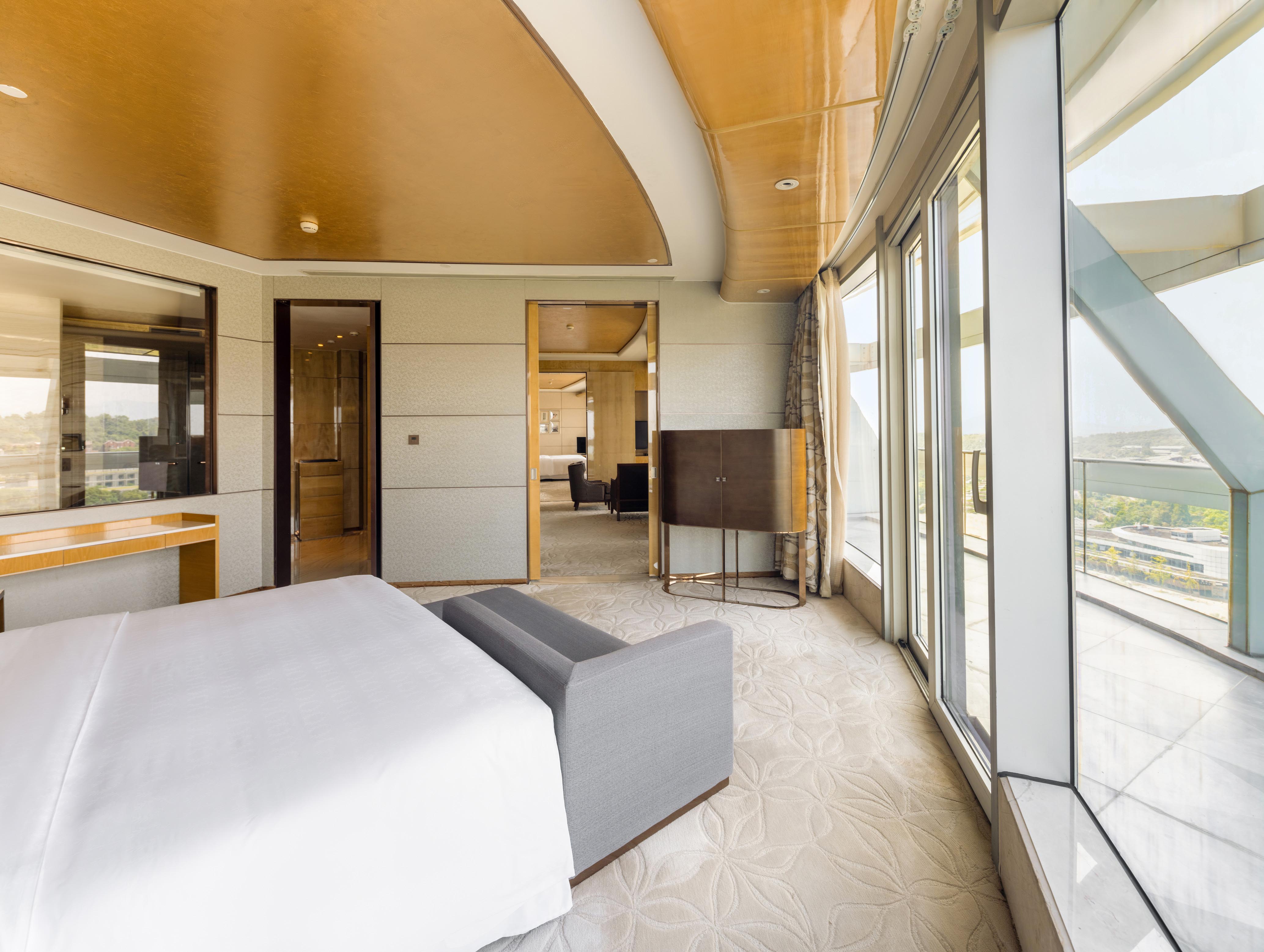 太湖日出·270°高空湖景四人连通双卧家庭套房