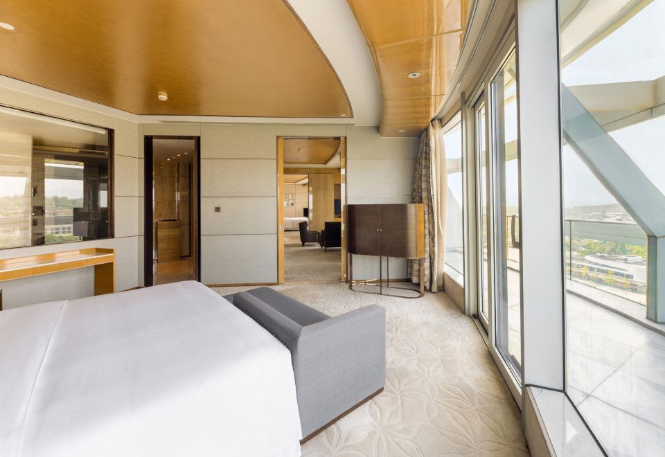 太湖日出·270°高空湖景四人连通双卧家庭套房