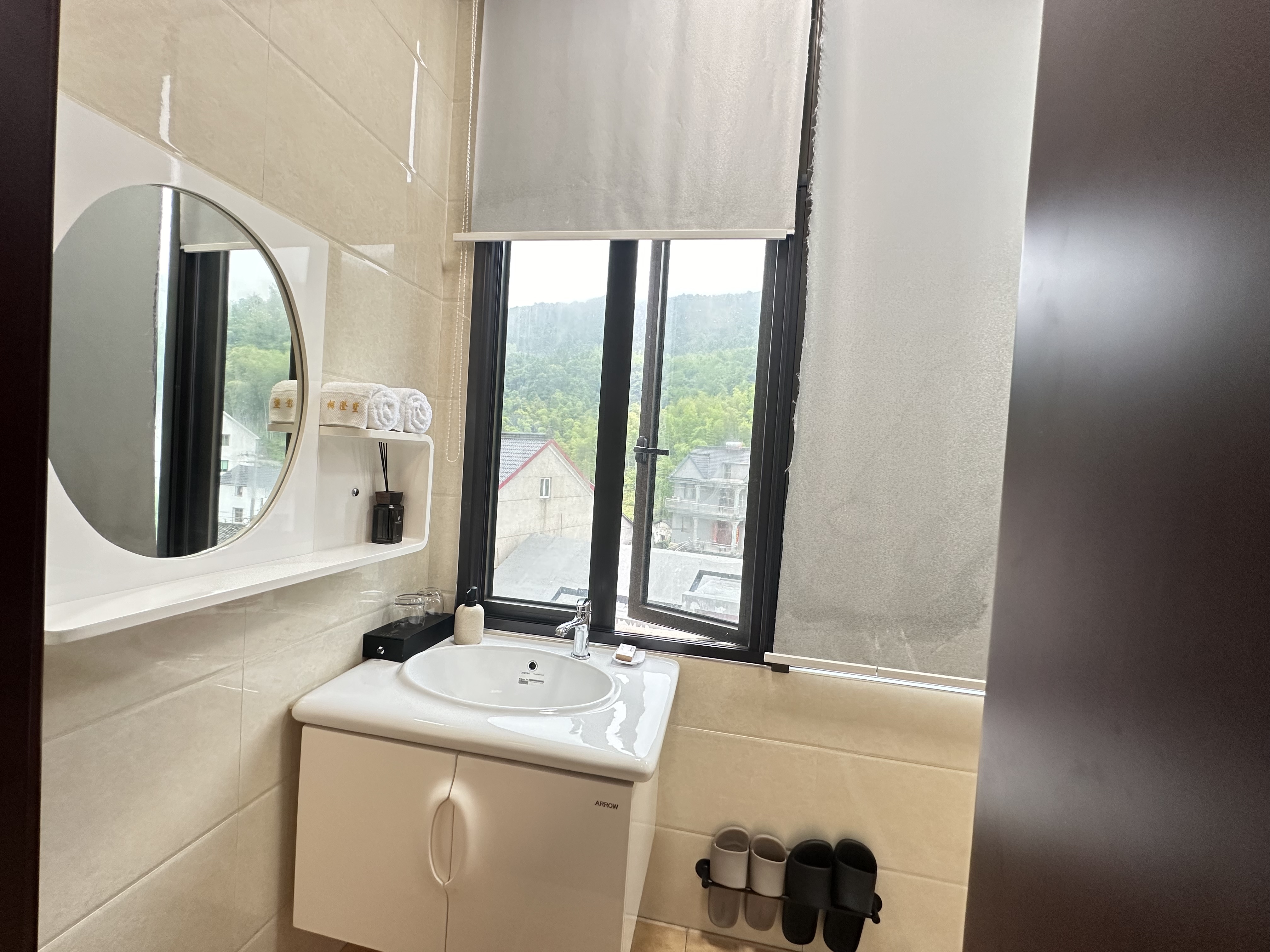 Guestroom - Mountain-View (Double Bed)