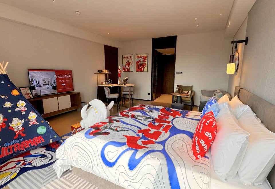 奥特曼豪华大床房（小童游乐+Coffee机+Minibar）
