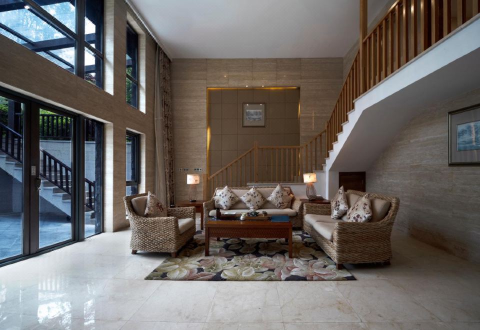 天驿别墅四室二厅