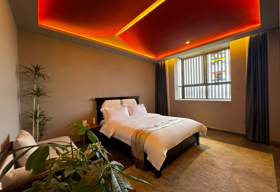 Acacia Deluxe King Room