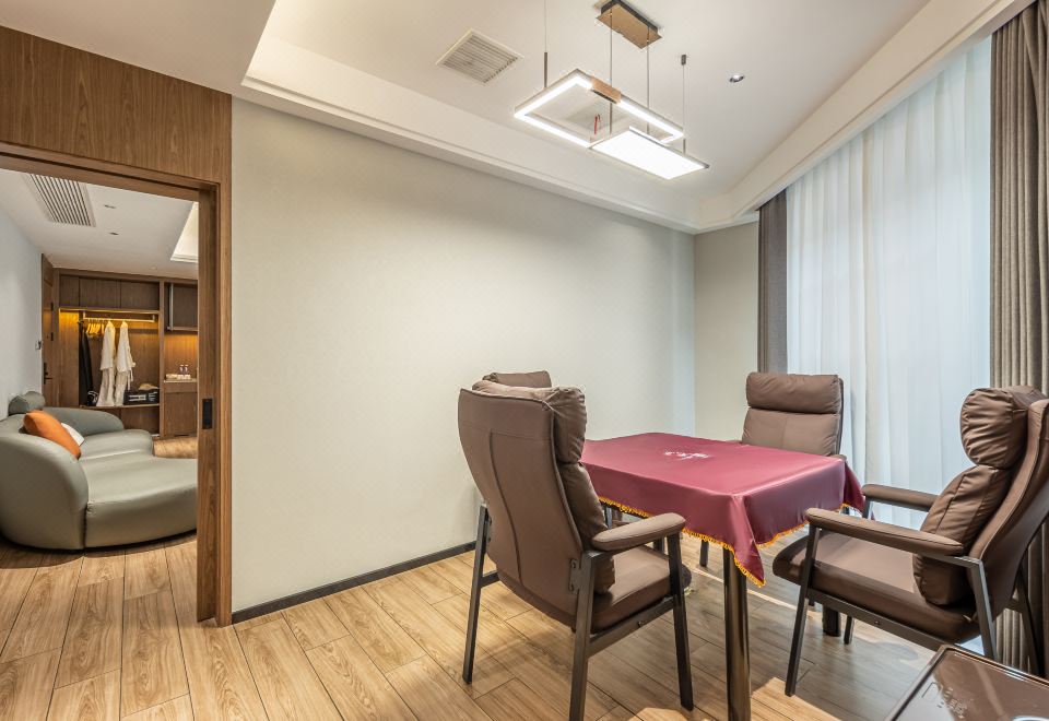 Suite - 1-Bedroom, Multi-Person Occupancy (Cards, Sofa)