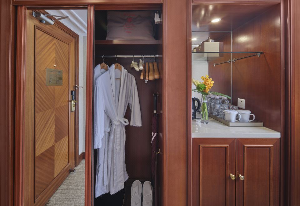 Jin Jiang Park Hotel ShanghaiDeluxe Suite