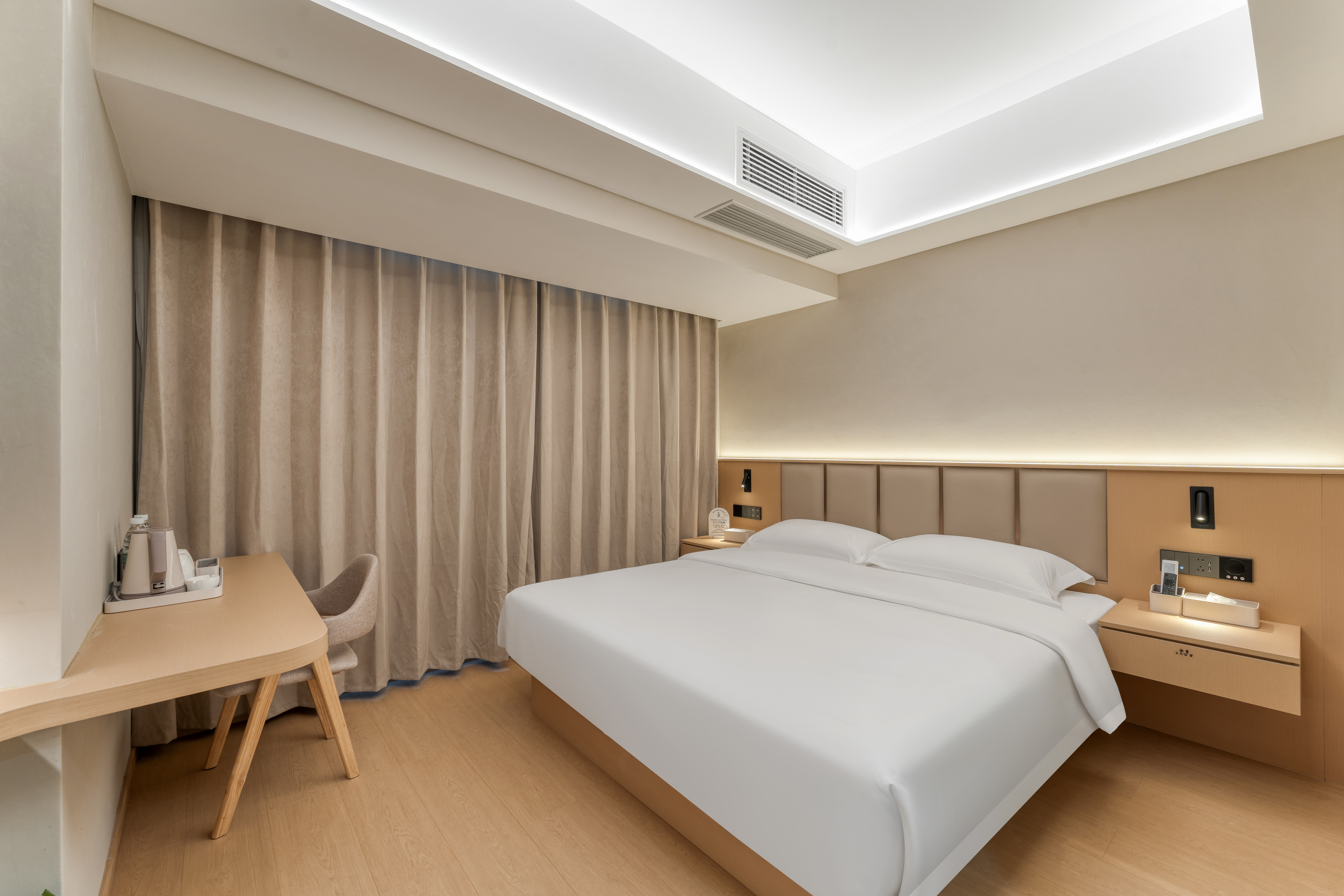 云朵丨影视智能大床房（一次性面巾+全屋智能）