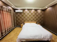 Shunxiang Chinese Courtyard Mountain View Homestay