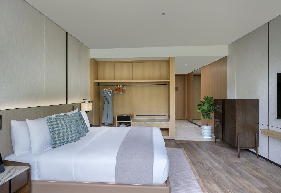 Grand Ocean View Hotel ZhuhaiMountain View King Room