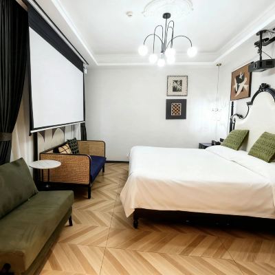 布拉克精選家庭房（巨幕投影+大床+梳化床） 廈門疆海·元·飯店（中山路八市店）優惠