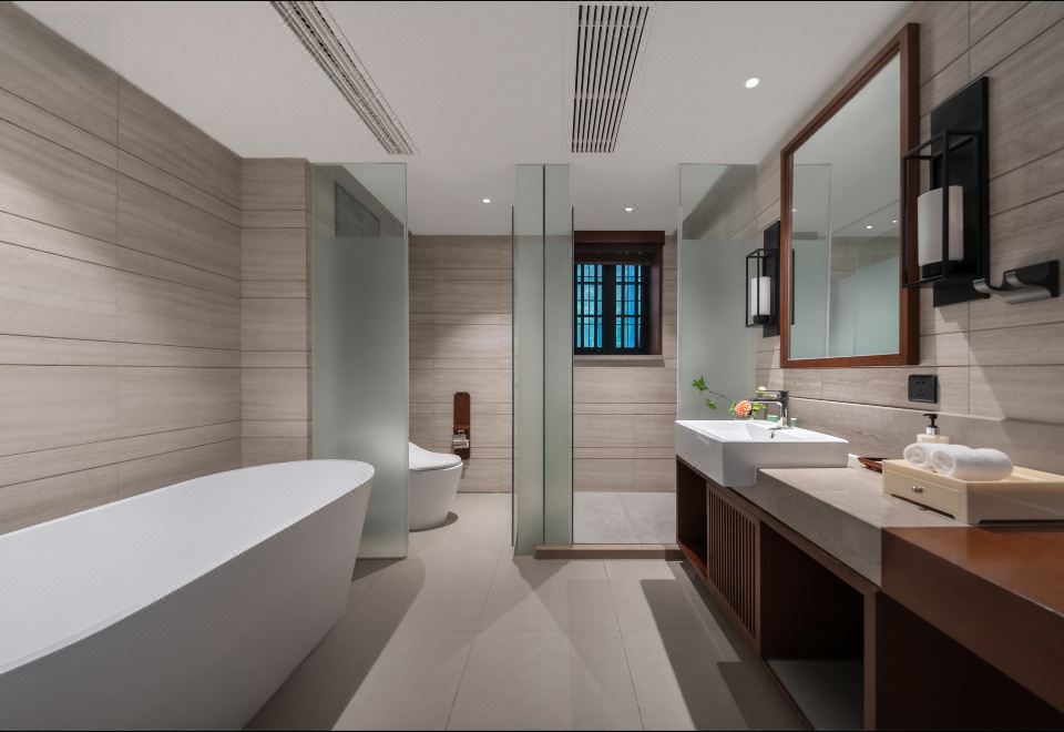 三卧室河景庭院别墅