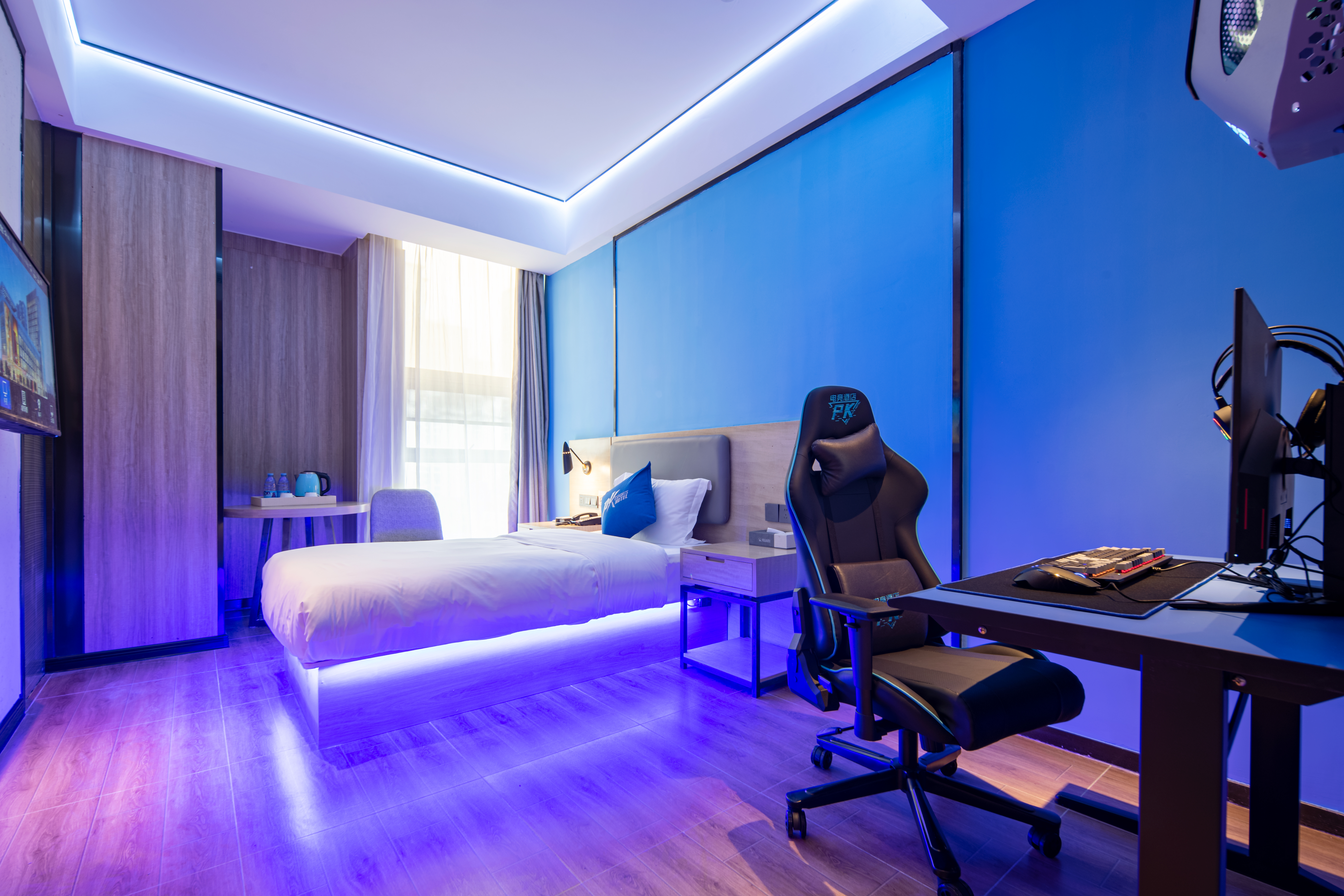 豪華電競單人房[RTX3060+32G+i5-12490+27寸2K+M2-240G網吧特權]